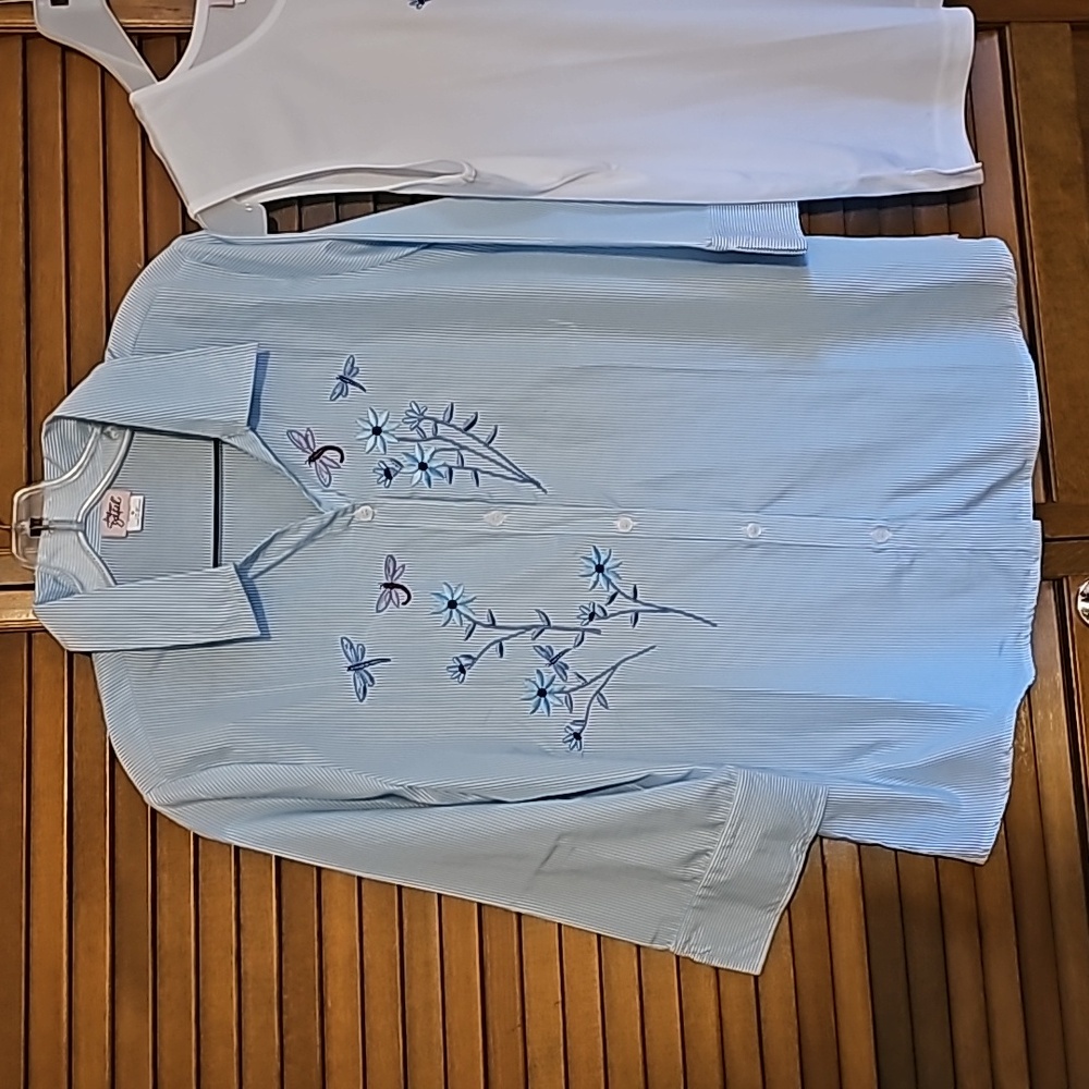 Adrian Dilafield 2 piece button down blouse with undershirt embroidered floral - Picture 6 of 12